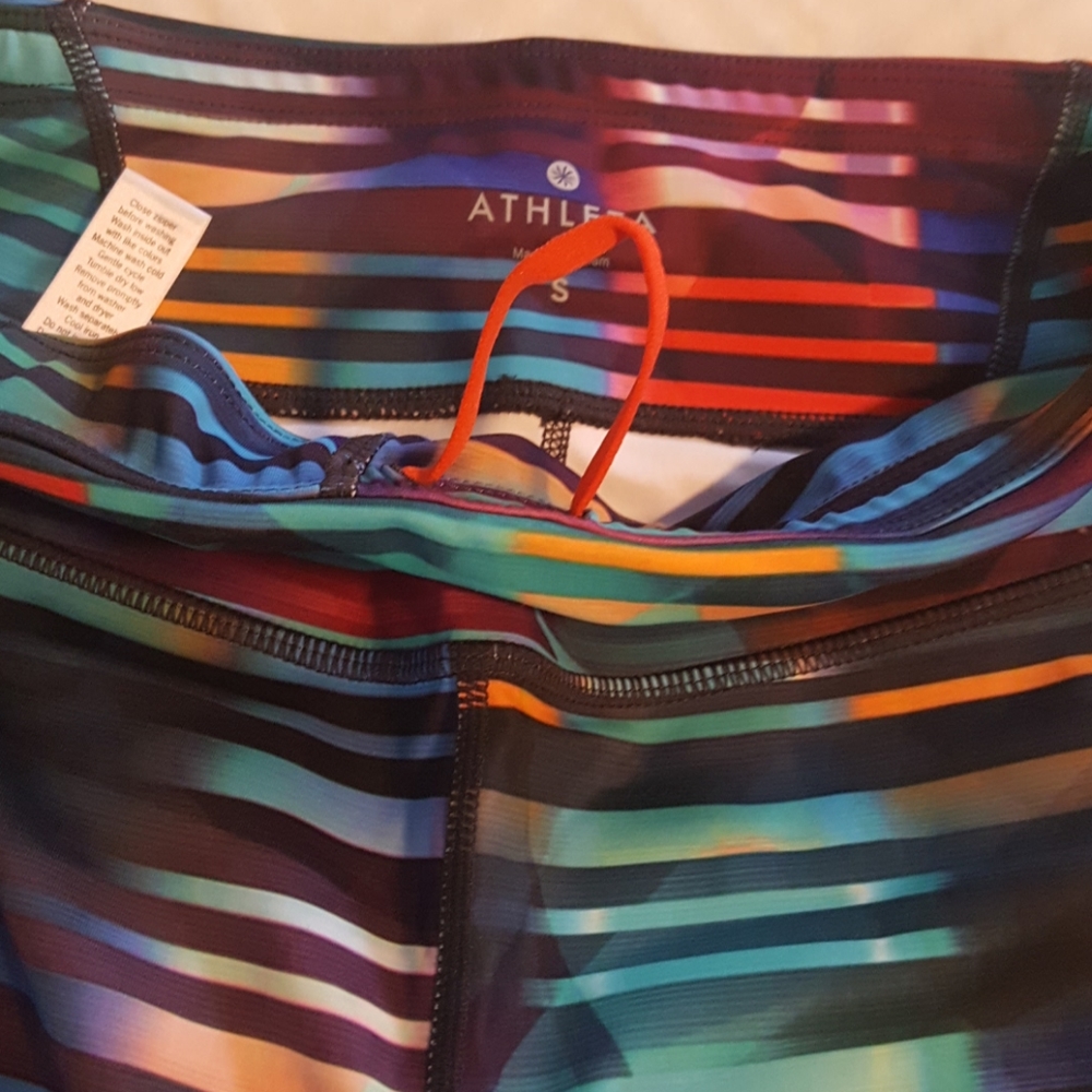 Athlete Laser Beam Sonar Capri Leggings - Picture 5 of 6